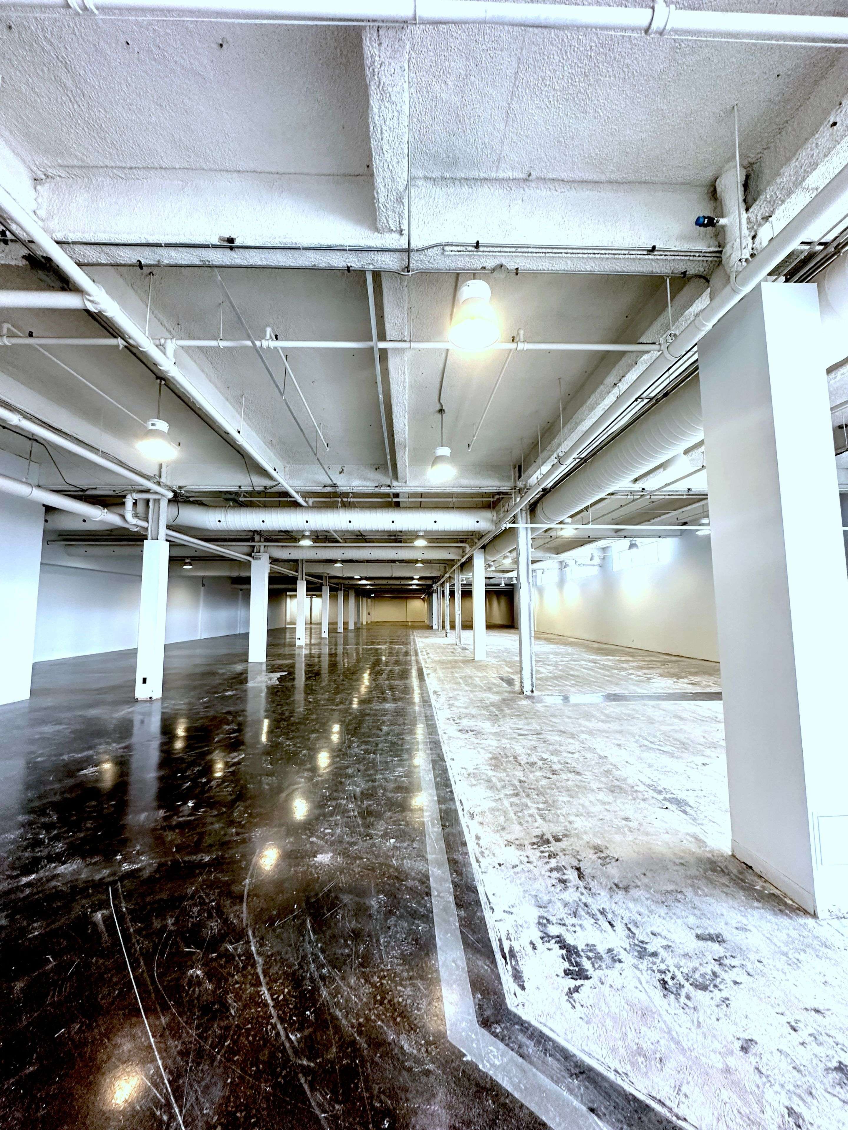 Toronto W04, ON M6B 4N4,1400 Castlefield AVE #105-109
