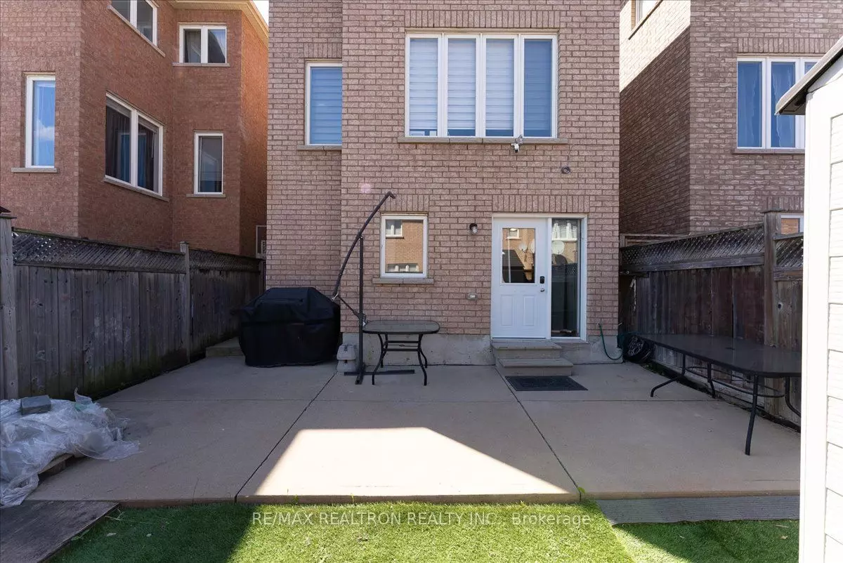 Vaughan, ON L6A 0R5,118 Catalpa CRES #bsmnt