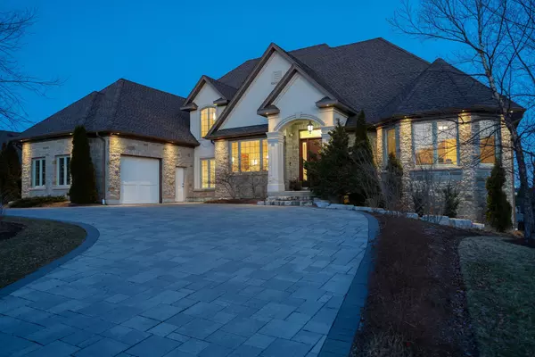 Kitchener, ON N2C 2R4,74 Paddock CT