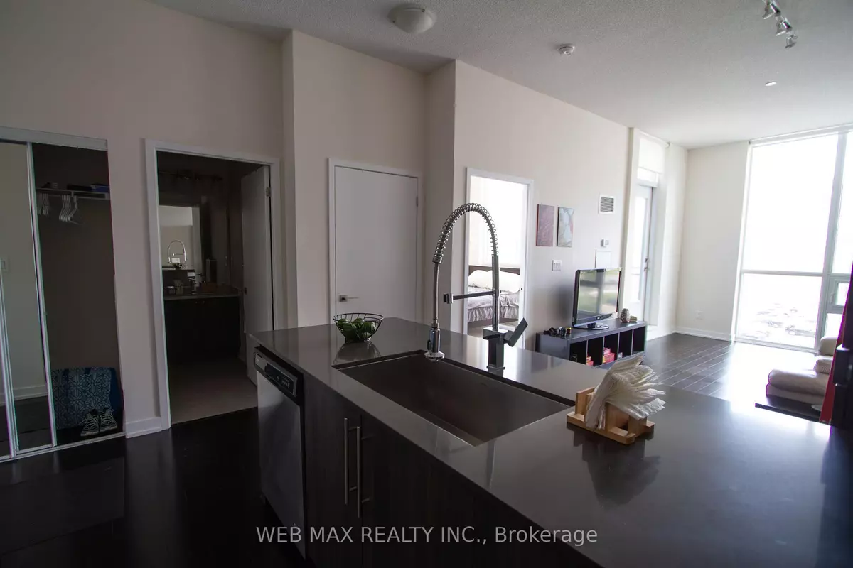 Mississauga, ON L5B 0J7,4011 Brickstone Mews #302