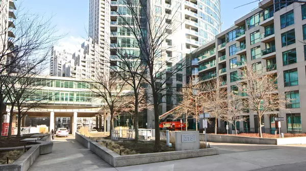 Toronto, ON M5V 4A2,215 Fort york BLVD #1301