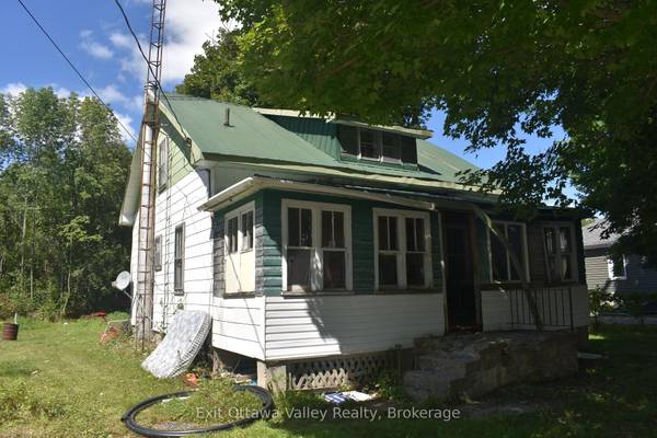 Kawartha Lakes, ON K0M 2B0,30 Richmond ST W