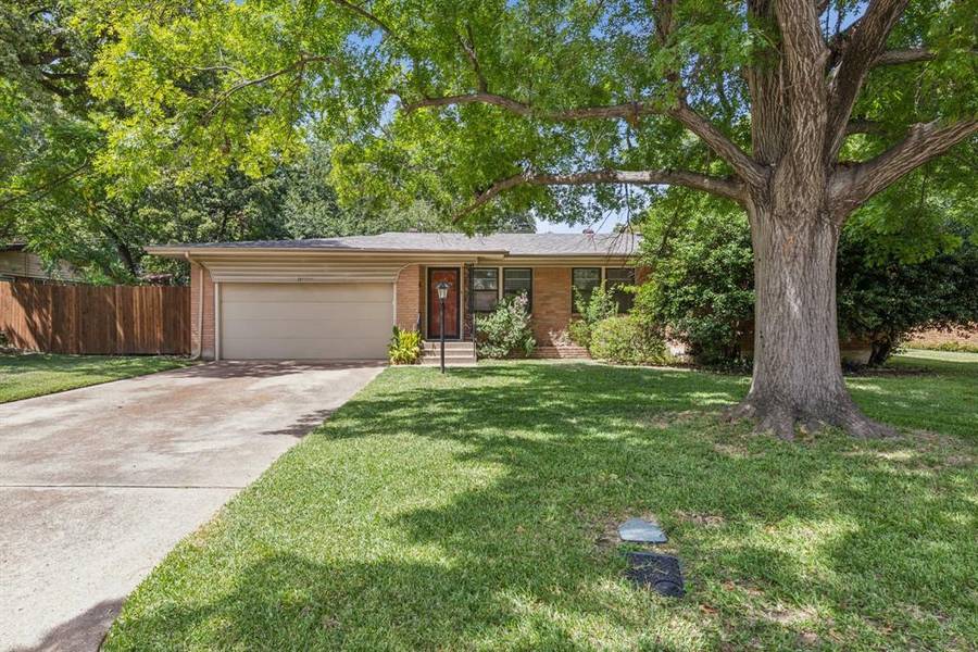 1303 W Lavender Lane, Arlington, TX 76013