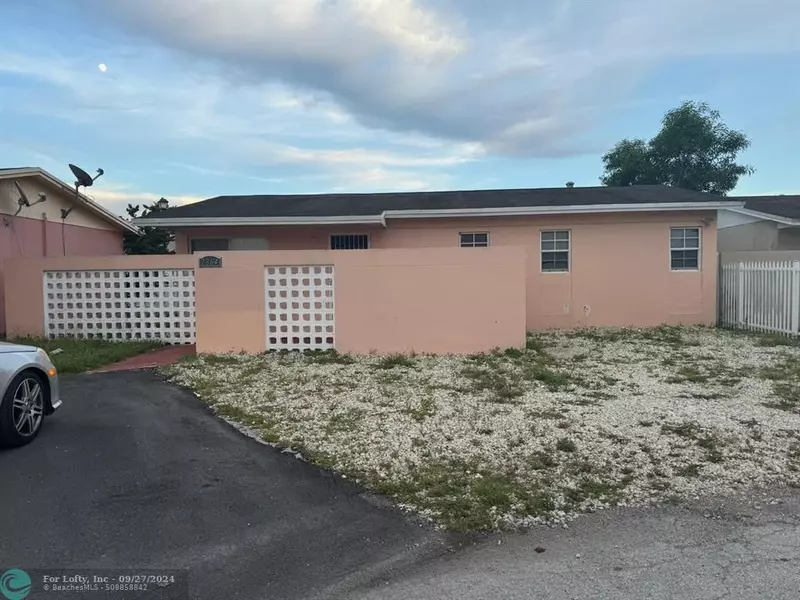 2864 NW 193rd Ter, Miami Gardens, FL 33056