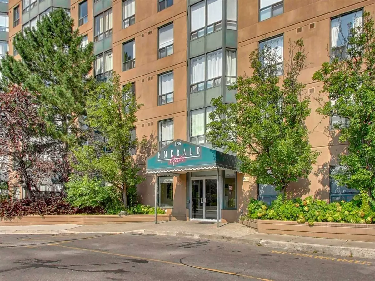 Mississauga, ON L5B 4B1,135 Hillcrest AVE #602