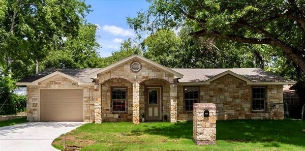 107 Bryan Street, Cleburne, TX 76031