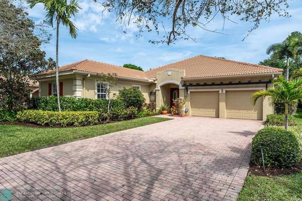 132 Via Castilla, Jupiter, FL 33458