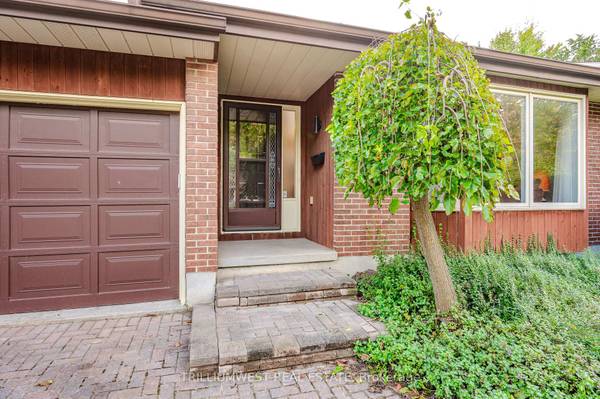 Guelph, ON N1H 7V8,2 Pickwick PL