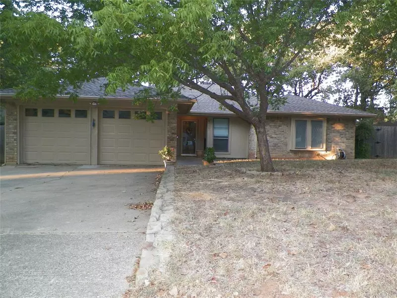 4607 Lone Oak Drive, Arlington, TX 76017