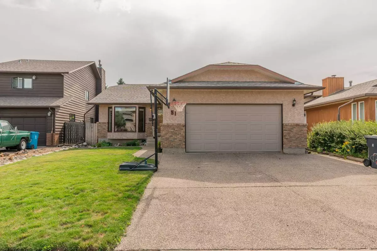 Lethbridge, AB T1K 6C8,51 Wildwood CRES W