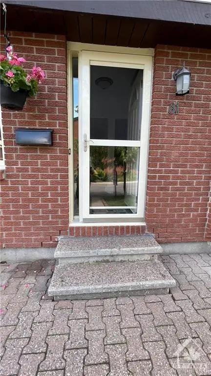 Ottawa, ON K2B 8K3,811 CONNAUGHT AVE #81