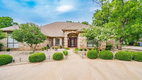 5804 Nutcracker Drive, Granbury, TX 76049