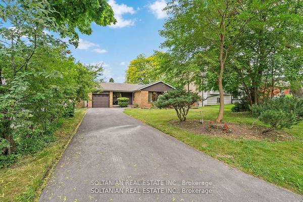 32 Larabee CRES, Toronto C13, ON M3A 3E7