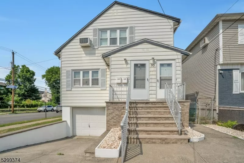 93 E 27Th St, Bayonne City, NJ 07002