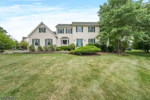 48 Milburn Dr, Hillsborough Twp., NJ 08844