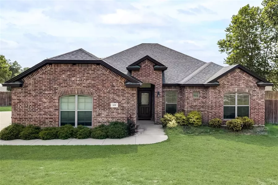 610 Chisholm Trail, Waxahachie, TX 75165