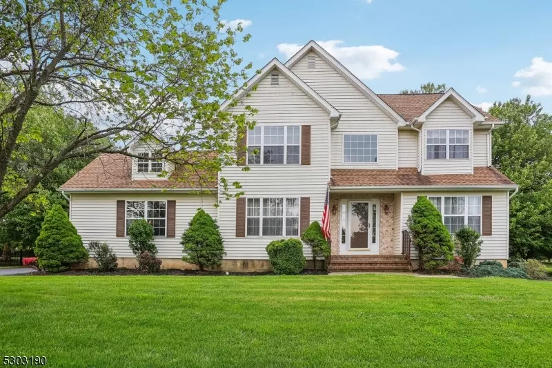 25 Tanager Ln, Robbinsville Twp., NJ 08691