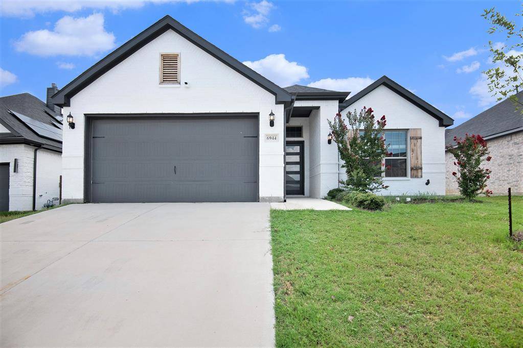 Fort Worth, TX 76179,6944 Talon Bluff Drive