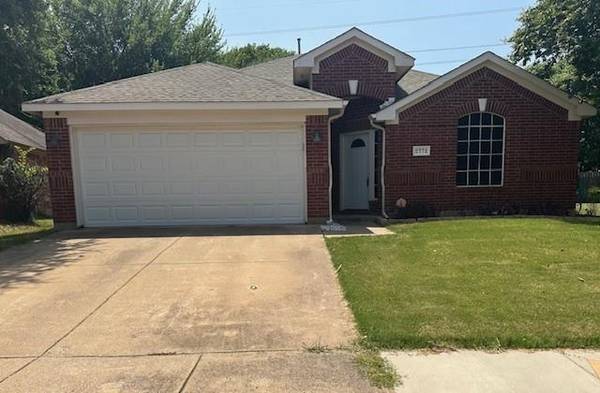 2772 Pleasant Hill Road,  Grand Prairie,  TX 75052