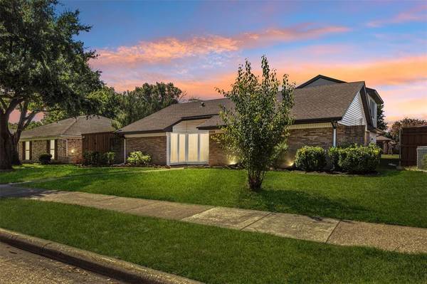 1806 Vassar Drive, Richardson, TX 75081