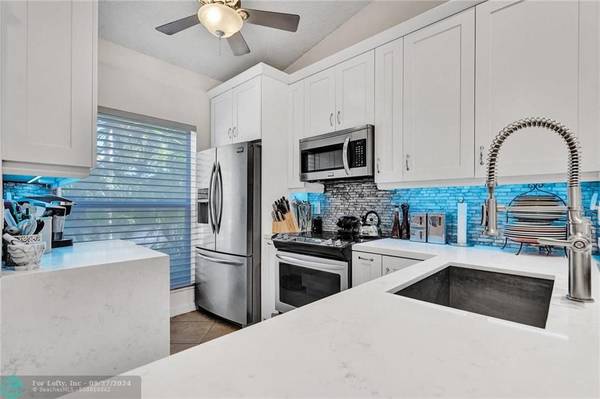 Oakland Park, FL 33309,3054 S Oakland Forest Dr  #2203