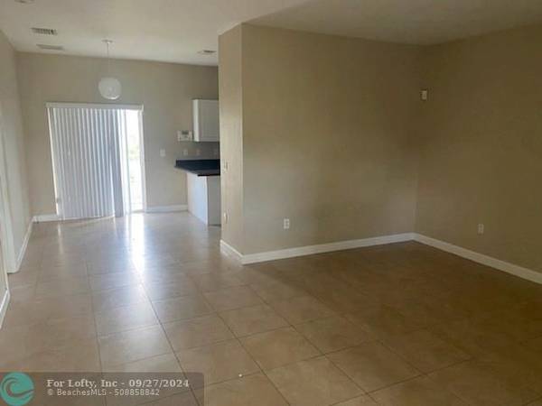 Homestead, FL 33033,374 NE 27th Ave  #203