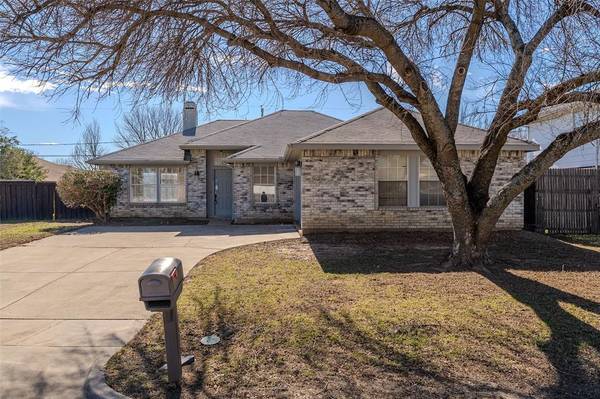 1108 Orangewood Lane,  Arlington,  TX 76001