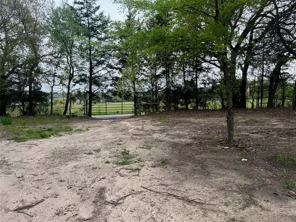 Bonham, TX 75418,218 County Road 1450