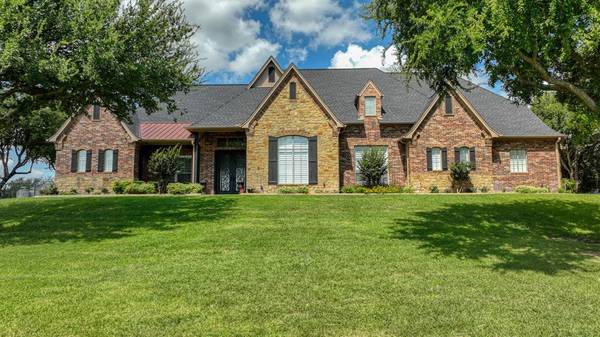 360 Creek Bend Drive, Aledo, TX 76008