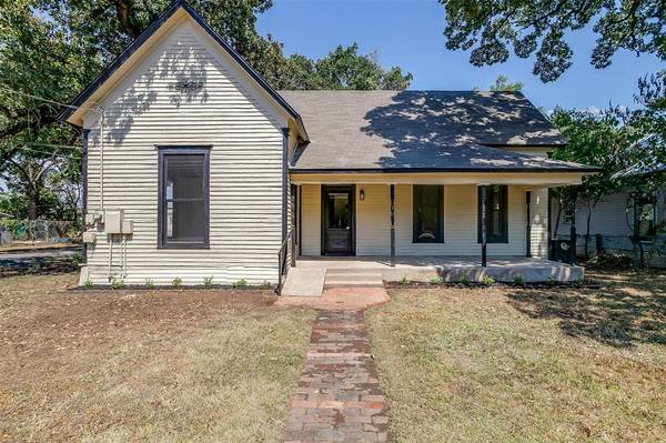 601 S Robinson Street, Cleburne, TX 76031