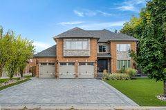 101 Woodgreen DR, Vaughan, ON L4L 3B2