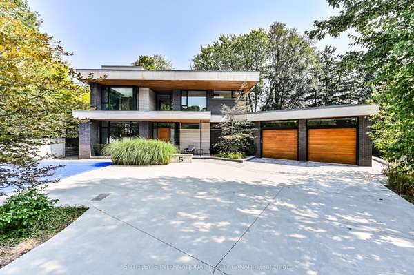 5 Pheasant LN, Toronto W08, ON M9A 1T1