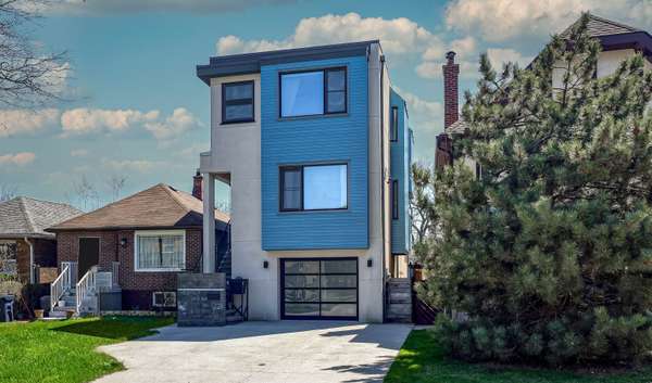 29 Ash CRES, Toronto W06, ON M8W 1E4