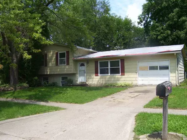 1678 Burns Ave, Iowa City, IA 52240