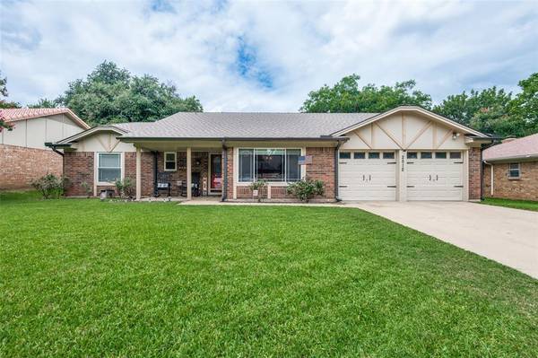 2512 Glassboro Circle, Arlington, TX 76015