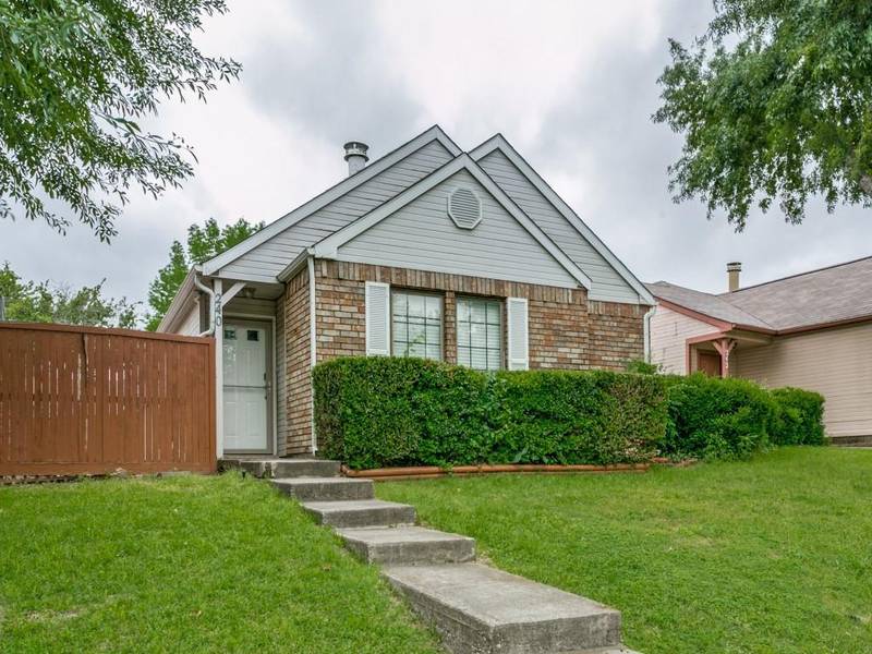 240 Teakwood Lane, Lewisville, TX 75067