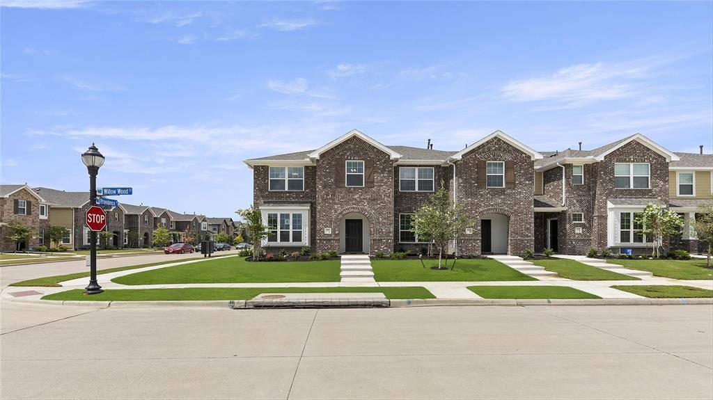 3001 Willow Wood Court #11, Heartland, TX 75114