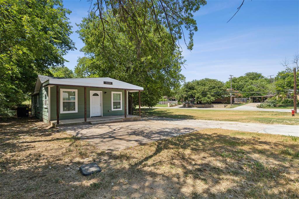5229 Glade Street, Sansom Park, TX 76114