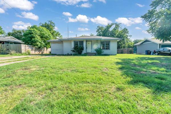 140 NW Lorna Street,  Burleson,  TX 76028