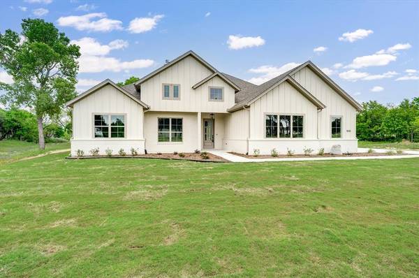 1020 Monaco Court, Springtown, TX 76082