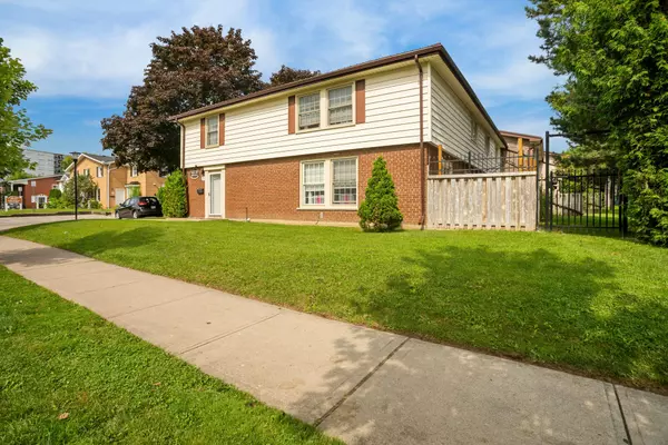 London, ON N5Y 1Z9,20 Arbour Glen CRES