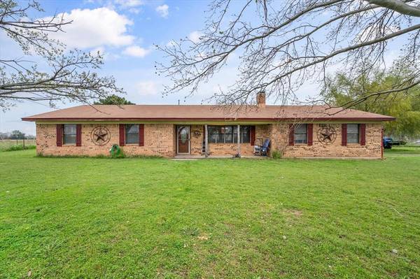 230 Fcr 141, Streetman, TX 75859