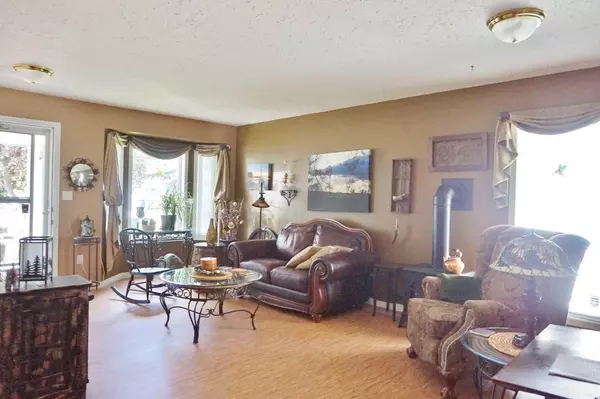 Olds, AB T4H 1V9,5628 Sunrise CRES