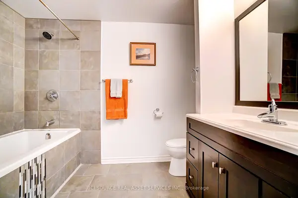 Ottawa, ON K1E 3J2,1552 Bourcier DR