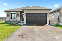 12 Matheos CRES, Quinte West, ON K8V 0L2