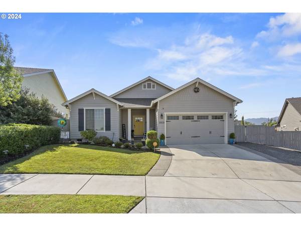 3828 SHERWOOD PARK DR, Medford, OR 97504