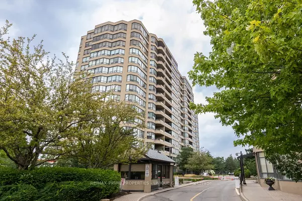 22 Clarissa DR #301, Richmond Hill, ON L4C 9R6