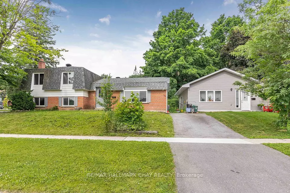 Barrie, ON L4M 5E6,95 Farmingdale CRES #1, 2, 3