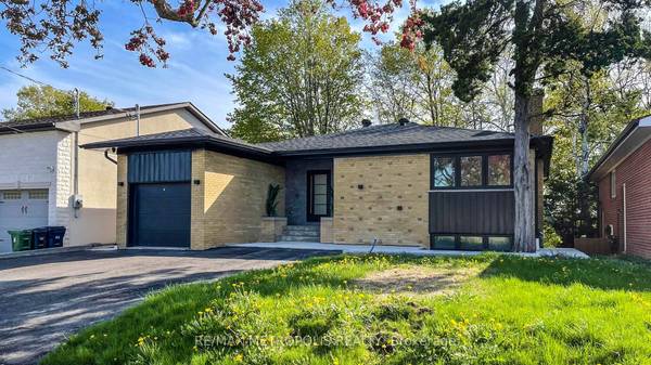 40 Stanwood CRES #Lower B, Toronto W05, ON M9M 1Z9