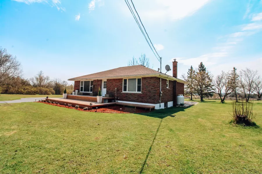 4088 Henderson RD, South Frontenac, ON K0H 1V0